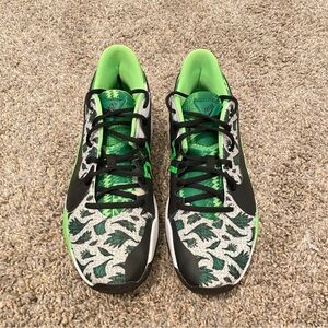NIKE Zoom Freak 2 Naija Green Mens 11 Basketball Shoes